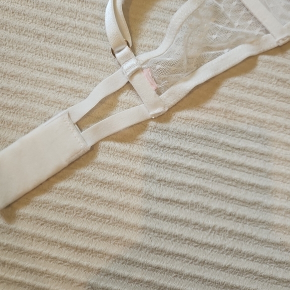 Victoria's Secret Daisy Chain Embroidery Balconette Bra & Thong Panty Set - Picture 6 of 6